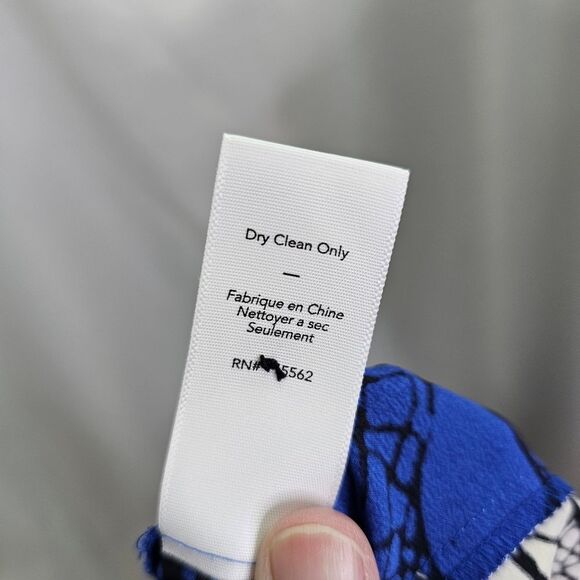 Elizabeth and James Nathena Silk Crepe Sleeveless Blouse Size Small - Picture 11 of 11